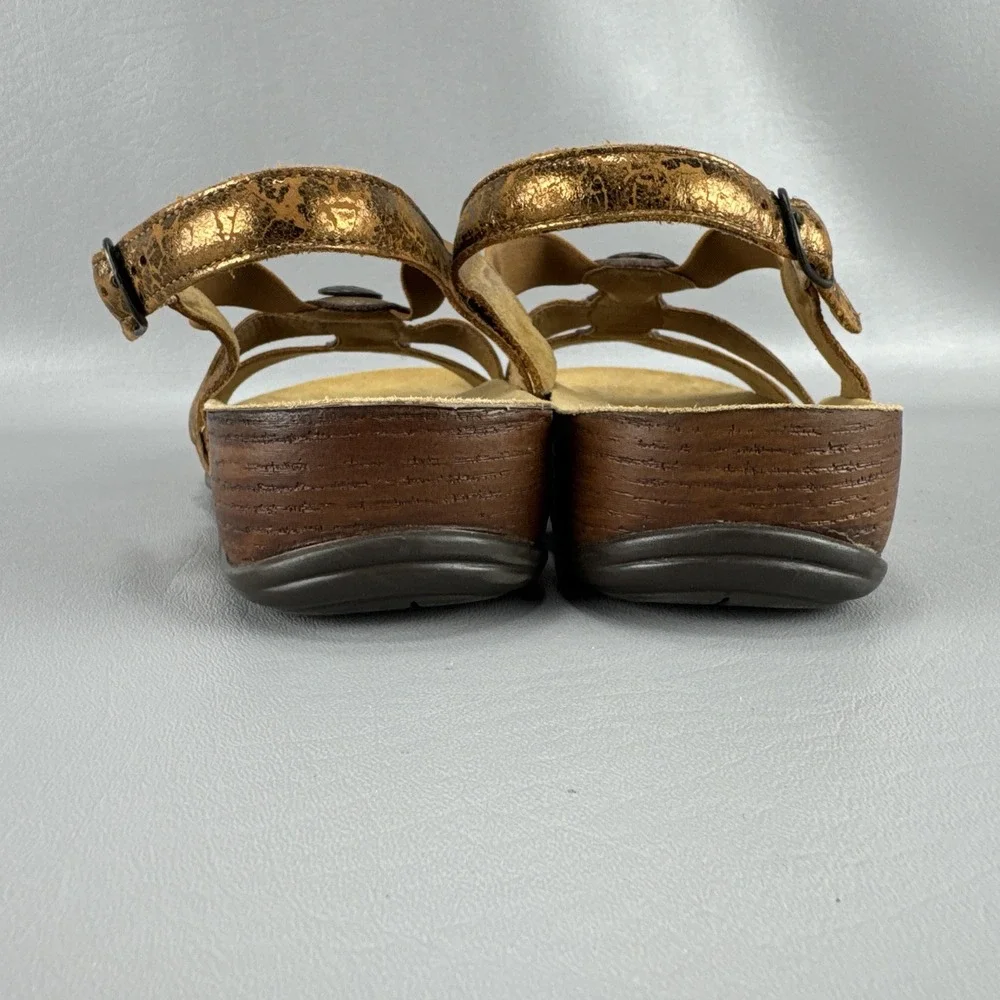 SAS Clover Sandals Womens 10 W Bronze Metallic T Strap Strappy Sling Back Buckle
